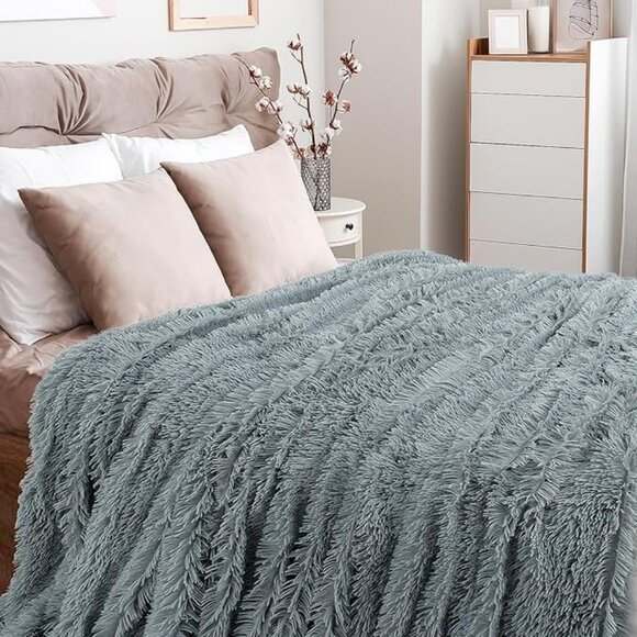 TOONOW Extra Soft Fuzzy Faux Fur Blanket Queen Size 78"x90", Reversible …